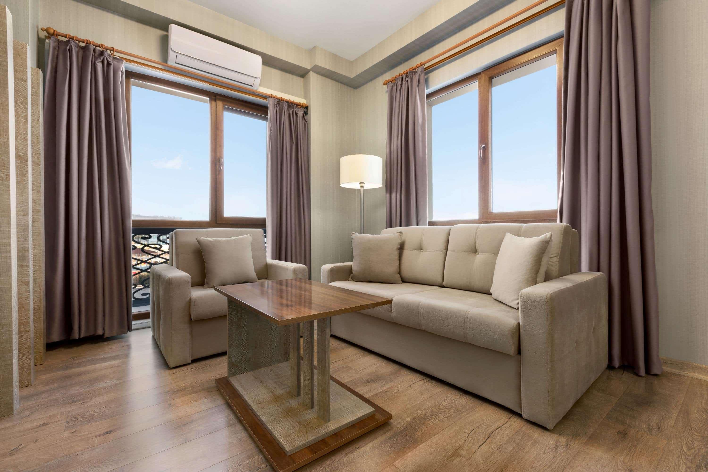 Ramada By Wyndham Van Bagian luar foto